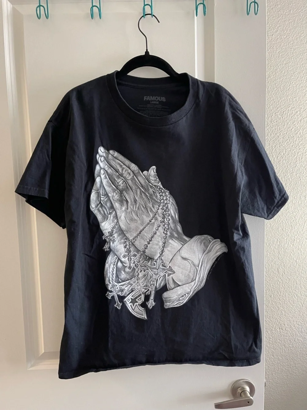 Famous T-shirt - Picture 1 of 1